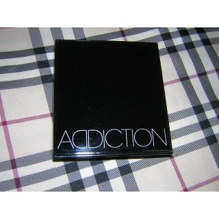 アディクション(ADDICTION)のアディクション限定　アイシャドー4個用白刻印　コンパクトケース①(ファンデーション)