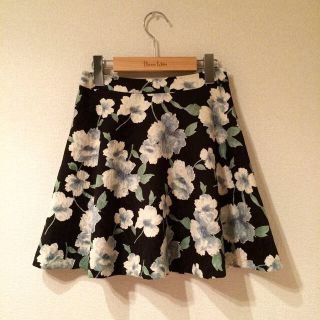 セシルマクビー(CECIL McBEE)の花柄ジャガードスカート(ミニスカート)