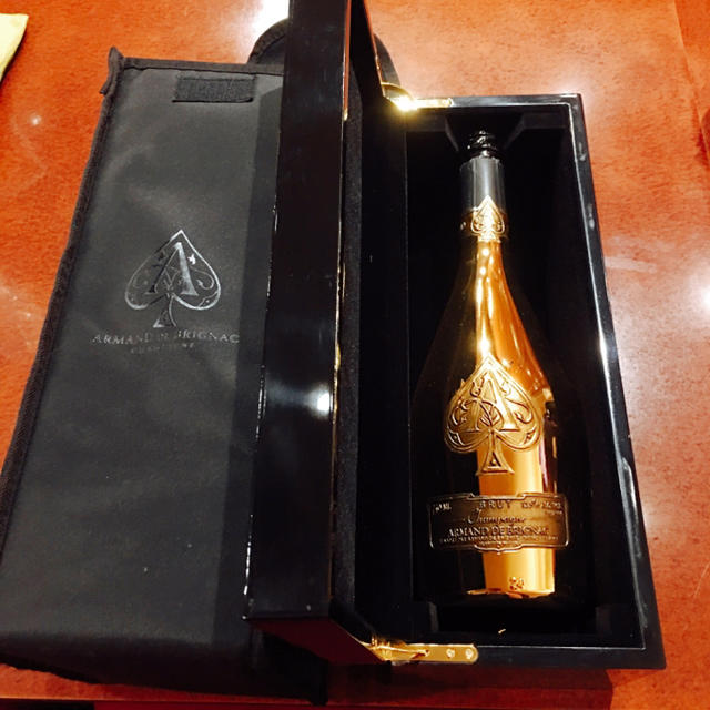 Dom Pérignon(ドンペリニヨン)のアルマンド ゴールド  食品/飲料/酒の酒(シャンパン/スパークリングワイン)の商品写真