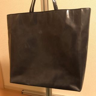 PRADA(プラダ)エナメルトートバッグ 黒 ブラック