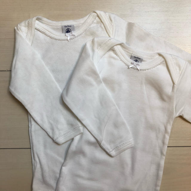 PETIT BATEAU(プチバトー)のプチバトー ホワイトロンパースセット 12m/74cm キッズ/ベビー/マタニティのベビー服(~85cm)(ロンパース)の商品写真