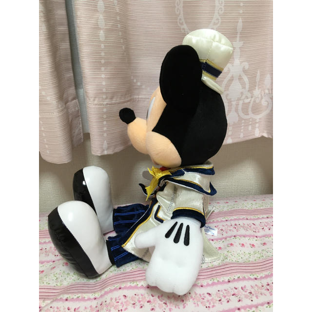 Disney(ディズニー)の（完売品）イッツクリスマスのミッキー エンタメ/ホビーのおもちゃ/ぬいぐるみ(キャラクターグッズ)の商品写真