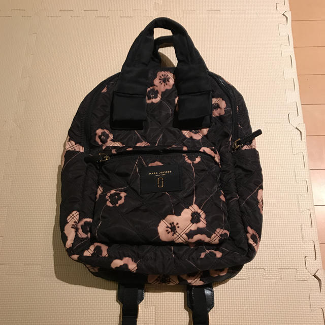 MARC JACOBS(マークジェイコブス)のマークジェイコブス 花柄 リュック レディースのバッグ(リュック/バックパック)の商品写真