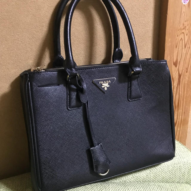 PRADA ハンドバッグ