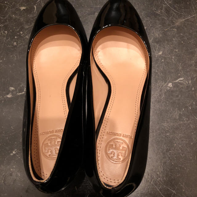 Tory Burch(トリーバーチ)の専用♡TORY BURCH エナメルパンプス レディースの靴/シューズ(ハイヒール/パンプス)の商品写真