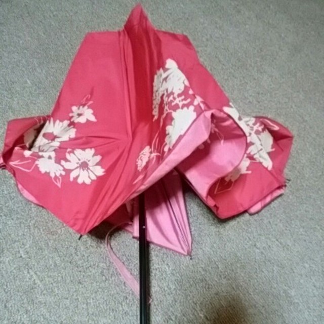Sybilla(シビラ)の新品未使用シビラ折りたたみ傘　ピンクXベージュ、花柄ケース付 レディースのファッション小物(傘)の商品写真