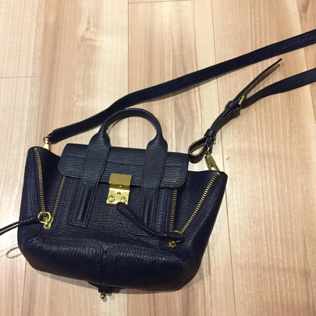 3.1 Phillip Lim(スリーワンフィリップリム)のショルダーバッグ ネイビー レディースのバッグ(ショルダーバッグ)の商品写真