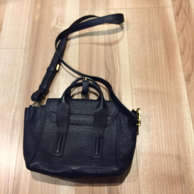 3.1 Phillip Lim(スリーワンフィリップリム)のショルダーバッグ ネイビー レディースのバッグ(ショルダーバッグ)の商品写真