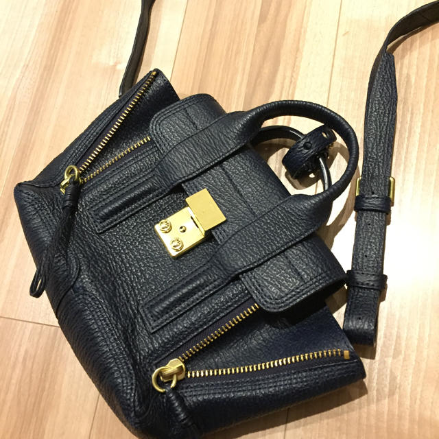 3.1 Phillip Lim(スリーワンフィリップリム)のショルダーバッグ ネイビー レディースのバッグ(ショルダーバッグ)の商品写真