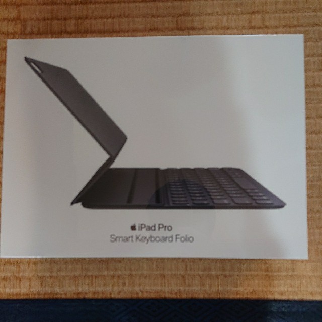 iPad(アイパッド)のiPad Pro 11インチ64GB &smart keyboard folio スマホ/家電/カメラのPC/タブレット(タブレット)の商品写真