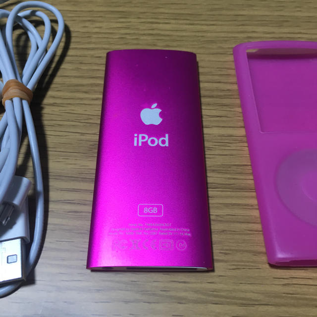 Apple(アップル)のipod nano 8GB 付属品付き✨ スマホ/家電/カメラのオーディオ機器(ポータブルプレーヤー)の商品写真
