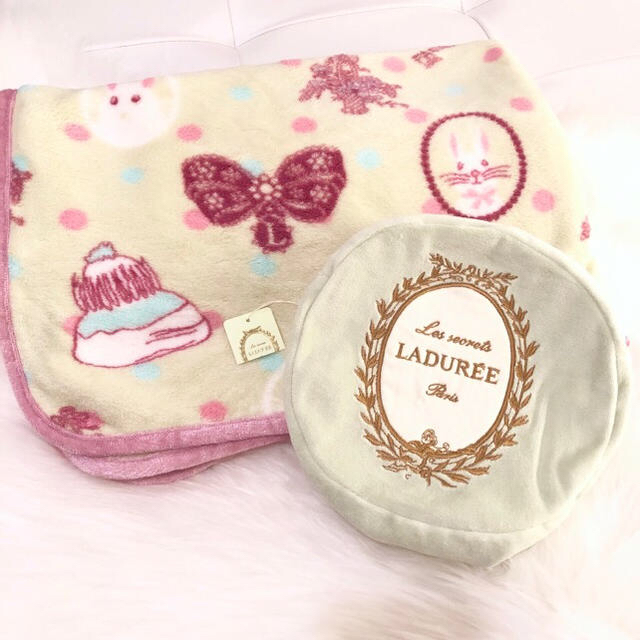 LADUREE(ラデュレ)の【LADUREE】【ラデュレ】 ブランケット マカロン ポーチ グリーン インテリア/住まい/日用品の寝具(その他)の商品写真