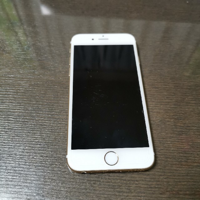 iPhone(アイフォーン)のiPhone6 64GB Softbank ゴールド スマホ/家電/カメラのスマートフォン/携帯電話(スマートフォン本体)の商品写真