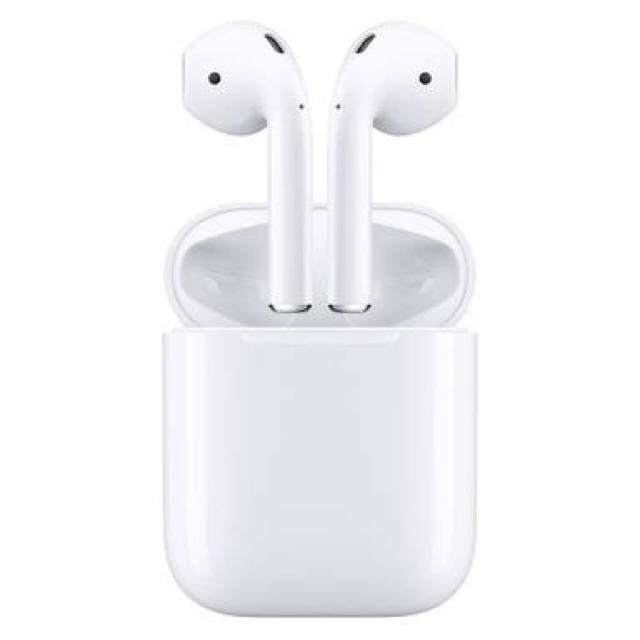 Apple(アップル)の【送料無料・値引不可】Apple AirPods MMEF2J/A 新品未開封 スマホ/家電/カメラのオーディオ機器(ヘッドフォン/イヤフォン)の商品写真