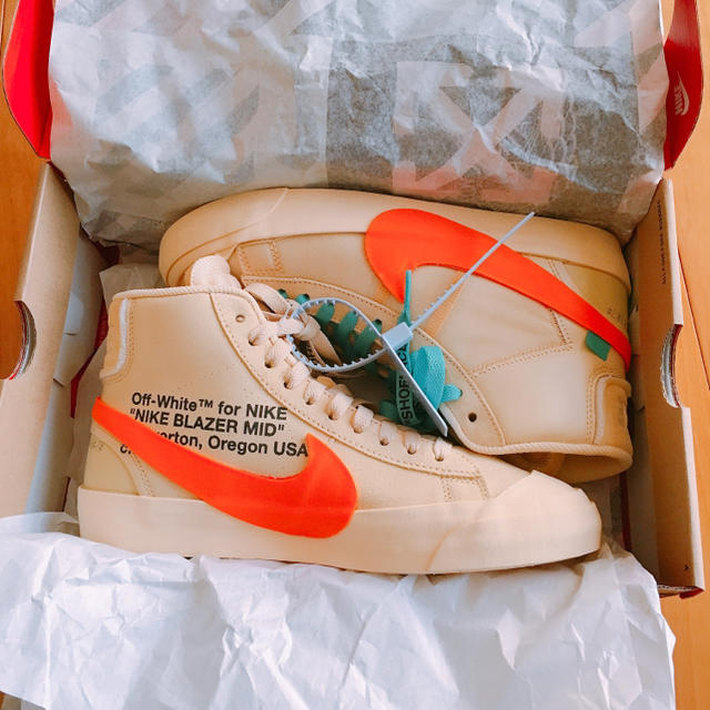 OFF-WHITE(オフホワイト)のNike off-white Blazer MID ナイキ オフホワイト 25 メンズの靴/シューズ(スニーカー)の商品写真