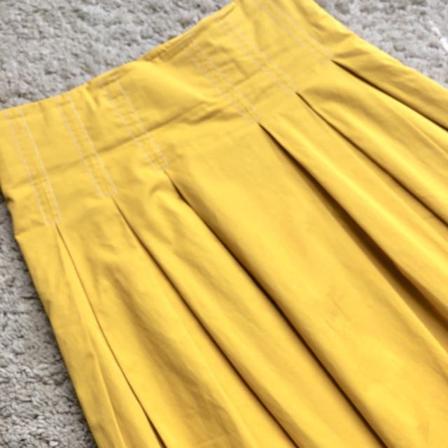 ZARA(ザラ)のザラ イエロースカート Mサイズ レディースのスカート(ひざ丈スカート)の商品写真