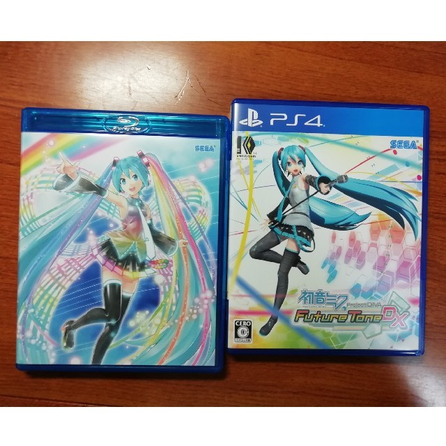 SEGA(セガ)のPS4初音ミクproject diva future tone DX メモリアル エンタメ/ホビーのゲームソフト/ゲーム機本体(家庭用ゲームソフト)の商品写真