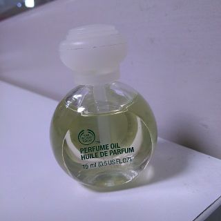 ザボディショップ(THE BODY SHOP)のbodyshop ボディショップ ホワイトムスクパフュームオイル(香水(女性用))