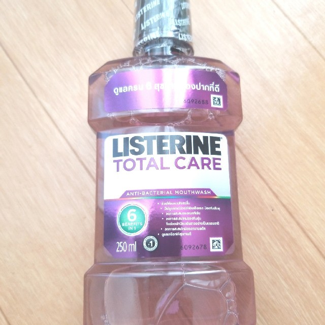 LISTERINE(リステリン)のタイ製リステリン250mlフッ素入り コスメ/美容のオーラルケア(口臭防止/エチケット用品)の商品写真