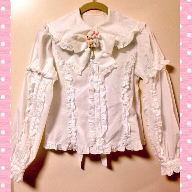 metamorphose temps de fille(メタモルフォーゼタンドゥフィーユ)の♡メタモ/くま耳付きブラウス♡値下げ レディースのトップス(シャツ/ブラウス(長袖/七分))の商品写真