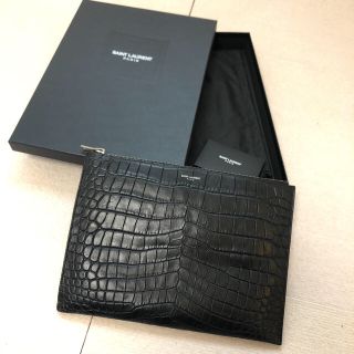 サンローラン(Saint Laurent)のサンローラン★クラッチバッグ★美品★型押しレザー★メンズ(セカンドバッグ/クラッチバッグ)