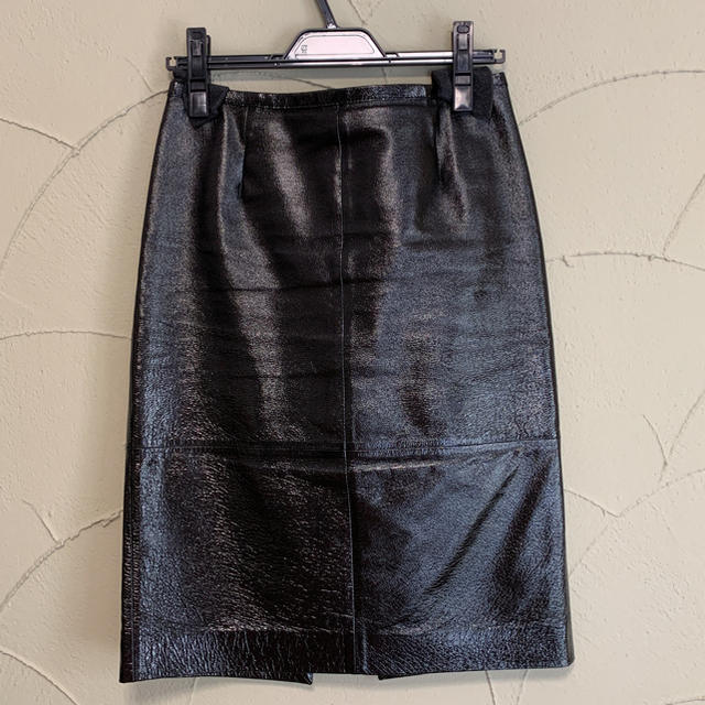 LE CIEL BLEU(ルシェルブルー)のルシェルブルー パテントレザータイトスカート レディースのスカート(ひざ丈スカート)の商品写真