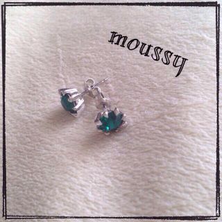 マウジー(moussy)のCOLOR ストーンピアス(ピアス)