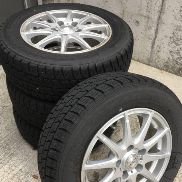 スタッドレスタイヤ195/65R15  ホイール付  GOODYEAR