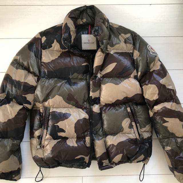 ☆安心の定価販売☆】 エベレスト モンクレール - MONCLER 迷彩 サイズ