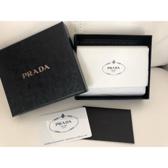 PRADA(プラダ)のプラダ PRADA☆リボン 二つ折り財布 (レザー)  美品 レディースのファッション小物(財布)の商品写真