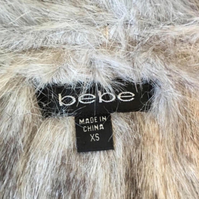 BeBe(ベベ)の美品 エコファーコート ニューヨーク bebe レディースのジャケット/アウター(毛皮/ファーコート)の商品写真