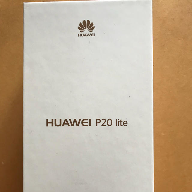 ANDROID(アンドロイド)の【新品未使用】simフリー ●HUAWEI P20 lite  スマホ/家電/カメラのスマートフォン/携帯電話(スマートフォン本体)の商品写真