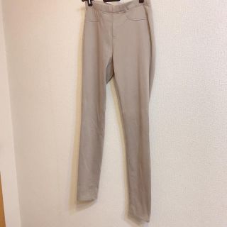 ユニクロ(UNIQLO)のユニクロ レギンスパンツ ベージュ(スキニーパンツ)