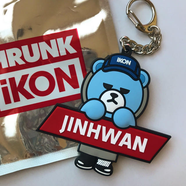 iKON(アイコン)の【 ジナン 】iKON × KRUNK キーホルダー YG公式グッズ エンタメ/ホビーのタレントグッズ(アイドルグッズ)の商品写真