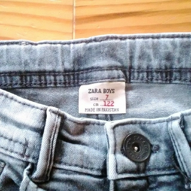 ZARA(ザラ)の未使用！ZARA BOYS デニム サイズ 7  122㎝ キッズ/ベビー/マタニティのキッズ服男の子用(90cm~)(パンツ/スパッツ)の商品写真