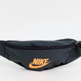 ナイキ(NIKE)のNike(ナイキ) ポシェット ボディバッグ 肩掛け オレンジ/グレー(ウエストポーチ)