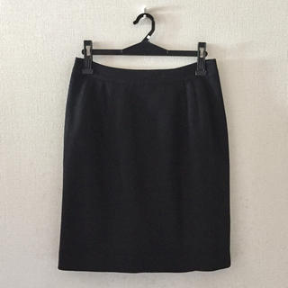 デザインワークス(DESIGNWORKS)のデザインワークス♡黒色の上質素材スカート(ひざ丈スカート)