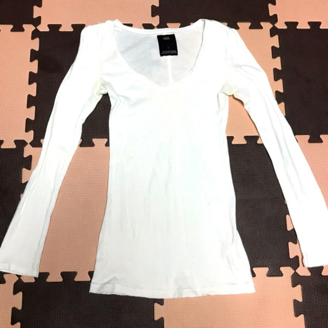 AZUL by moussy(アズールバイマウジー)のmoussy Tシャツ レディースのトップス(Tシャツ(長袖/七分))の商品写真