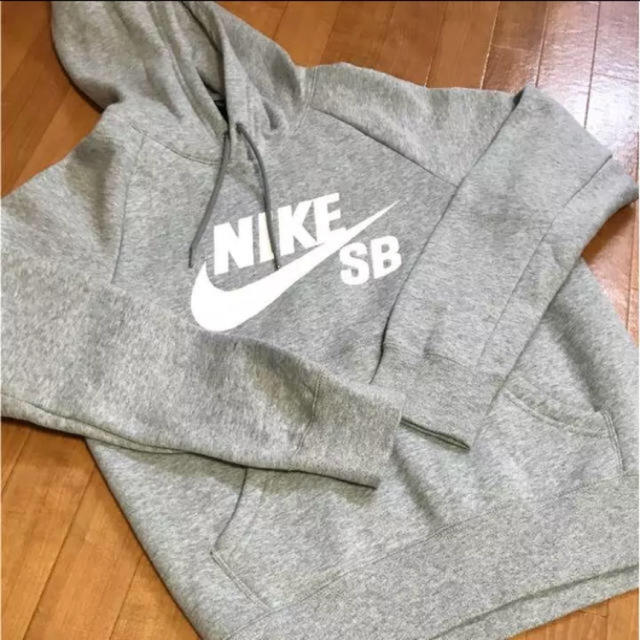 【新品未使用】NIKE パーカー Sサイズ ユニセックスレディース