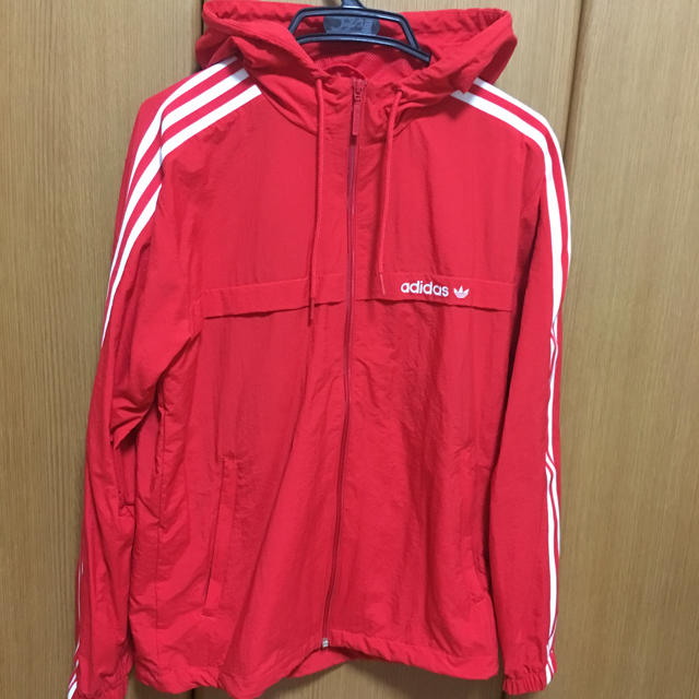 Adidas アディダスオリジナル シャカシャカジャンパー 赤の通販 By やめた アディダスならラクマ