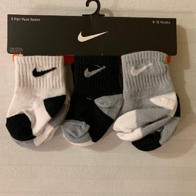 NIKE(ナイキ)のNIKEナイキソックス6P キッズ/ベビー/マタニティのこども用ファッション小物(靴下/タイツ)の商品写真