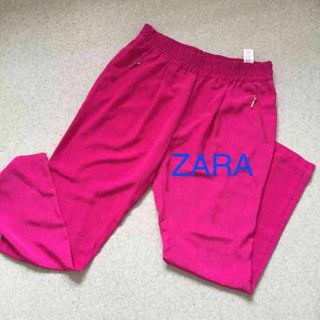 ザラ(ZARA)のポリエステルパンツ(カジュアルパンツ)