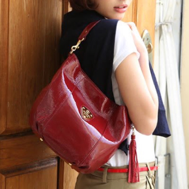 ATAO(アタオ)のATAO♡ワンマイルバッグ Candy♡人気色 ラズベリーレッド アガット レディースのバッグ(ショルダーバッグ)の商品写真