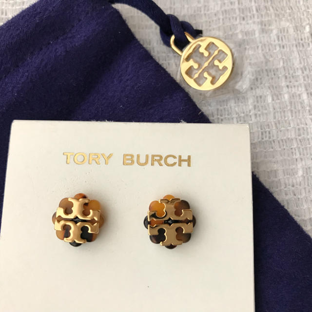 Tory Burch(トリーバーチ)の【新品】自分へのご褒美 普段使い シックなピアス Tory Burch レディースのアクセサリー(ピアス)の商品写真