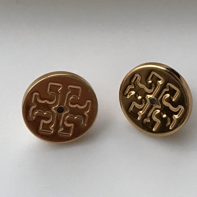 Tory Burch(トリーバーチ)の【新品】自分へのご褒美 普段使い シックなピアス Tory Burch レディースのアクセサリー(ピアス)の商品写真