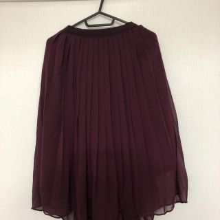 ユニクロ(UNIQLO)のプリーツスカート(ひざ丈スカート)