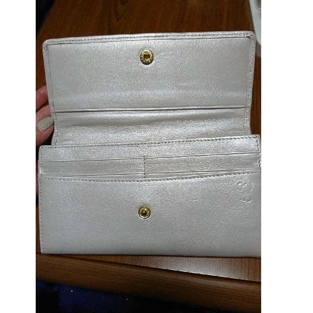 coen(コーエン)のcoen ホワイトシルバー 長財布 レディースのファッション小物(財布)の商品写真