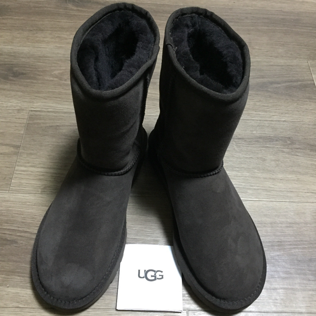 シリアル UGG アグ ショートブーツ 25 レディース 黒の通販 by ブランディア｜アグならラクマ デザイン