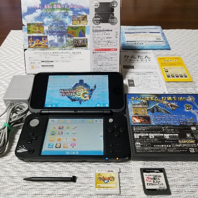 ニンテンドー2DS(ニンテンドー2DS)の❤超美品・送料込❤2DSLLはぐれメタル&ポケモン&妖怪2&モンハン&脳トレ❤️ エンタメ/ホビーのゲームソフト/ゲーム機本体(携帯用ゲーム機本体)の商品写真