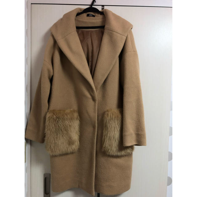 RyuRyu(リュリュ)のファーポケット コート ベージュ 3L レディースのジャケット/アウター(毛皮/ファーコート)の商品写真